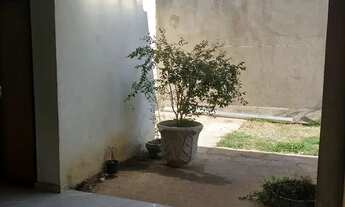 Imagem 3: Alugo casa 2/4 com edícula nos fundos e churrasqueira