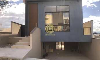 Imagem 2: Casa Recém Construída com 256 m²de AC, arquitetura moderna no Condomínio Residencial Golde