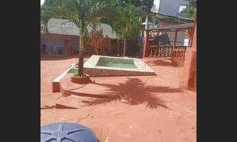 Imagem 2: COM PISCINA CASA COM TERRENO 2OX40 AC CARRO CASA OU APTO NO NEGÓCIO