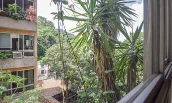 Imagem 5: Excelente apartamento no Cosme Velho Sala ampla, clara e arejada em dois ambientes