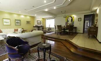 Imagem 3: Imponente casa de 421m2, com 6 vagas (3 cobertas) em rua tranquila, nas mercês. Perfeita p