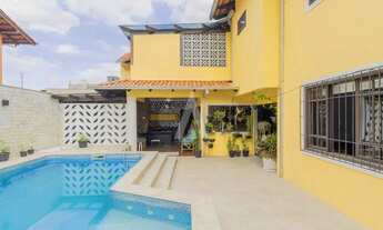 Imagem 3: Casa com 3 suíte(s) mais 1 quarto(s) à venda no bairro Anita Garibaldi em Joinville, por R