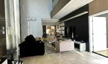 Imagem 5: Sobrado à Venda em Condomínio Fechado com 420m², 3 Suítes com Piscina