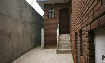 Imagem 3: Imóvel no bairro Saúde possui 200 mts² quintal churrasqueira