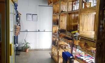 Imagem 4: Vendo DISTRIBUIDORA DE BEBIDAS com casa no fundo