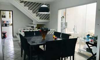 Imagem: Sobrado triplex com 191m2 para venda no