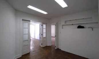 Imagem 2: Sala comercial com 76 m² para locação na Sé