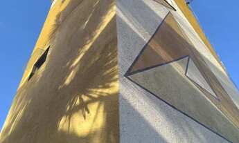 Imagem 6: Arquitetura Vertical Minimalista: 368 m² de terreno com vista panorâmica