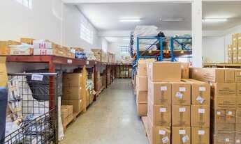 Imagem 3: Ótimo galpão com doca e estacionamento privativo. E mais, com 4 lofts na parte de cima alu