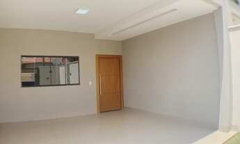 Imagem 2: Vendo casa possui 165 metros quadrados com 3 quartos