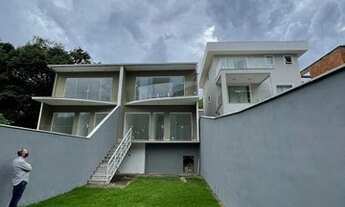 Imagem 2: Casa para venda possui 140 metros quadrados com 3 quartos em Cônego - Nova Friburgo - Rio