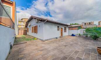 Imagem 3: Casa para venda com 350 metros quadrados com 4 quartos em Medianeira - Porto Alegre - RS