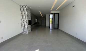 Imagem 4: Casa no condomínio Alphaville Uberlândia térrea para venda tem 249 metros quadrados com 4