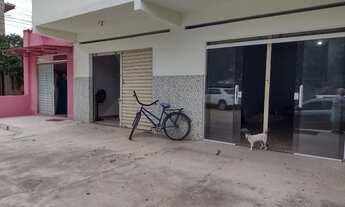 Imagem 3: Prédio composto por: 03 Lojas com Banheiros e um Apartamento composto por, 02 Quartos, 02