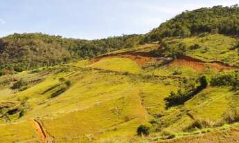 Imagem 4: Lotes à venda em excelente condomínio à 5 minutos do centro de Secretário - RJ