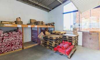 Imagem 5: Ótimo galpão com doca e estacionamento privativo. E mais, com 4 lofts na parte de cima alu