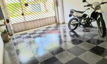 Imagem 2: Linda casa p/ loc. com 3 dorm, sala, coz, 3 Wcs, quintal, espaço gourmet, 1 vaga. Oportuni