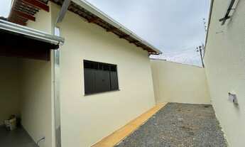 Imagem: Casas para venda com 110 e 103 m² de área