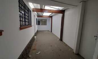 Imagem 2: Sobrado comercial, 221m2, montado para escritório, em bom estado