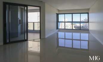 Imagem 2: Alto padrão, na quadra do mar