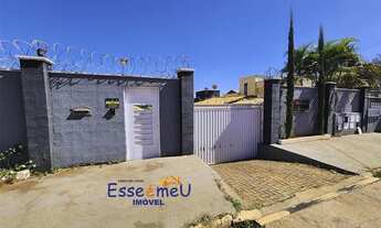 Imagem 3: Casa Condomínio fechado Bella Rosa 2 quartos, um banheiro com um quintal grande