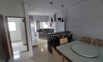 Imagem 2: Casa padrão Casa com 3 dormitórios