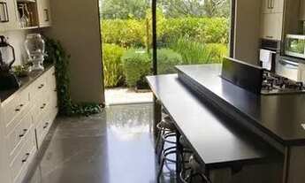 Imagem 5: Casa para venda possui 438 metros quadrados com 5 quartos em Pitas - Cotia - SP