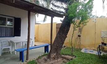 Imagem 5: Alugo (anual/mensal) casa de dois quartos, 350 metros da praia Campeche!