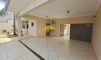 Imagem 2: Casa para Venda em Presidente Prudente, Parque Residencial Funada, 4 dormitórios, 2 suítes