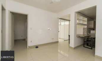 Imagem 2: Apartamento de 1 dormitório, com um pequeno pátio no bairro Centro Histórico