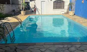 Imagem: Casa com piscina para temporada em praia