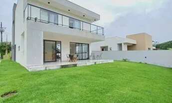 Imagem 3: Com uma localização privilegiada e acabamentos de alto padrão, esta residência é perfeita