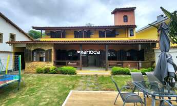 Imagem 2: ENCANTADORA CASA DUPLEX DE 375M2 - 4 QUARTOS, QUINTAL AMPLO COM PISCINA PRIVADA