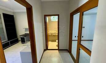 Imagem 2: Sobrado no Tivoli I paraVENDA , 4 quartos sendo 2 suítes