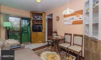 Imagem 1: Apartamento iluminado com 2 dormitórios e vaga escriturada