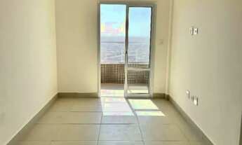 Imagem 3: Um dormitório com suíte e banheiro social vista mar