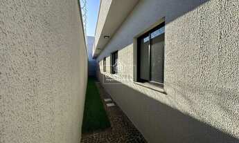 Imagem 2: Casa à venda em Uberlândia (Laranjeiras) 3 Dormitórios, 1 Suíte, 2 Vagas