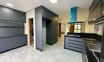 Imagem 2: Sobrado para venda possui 200 metros quadrados com 4 quartos em Jardim Jacinto - Jacareí