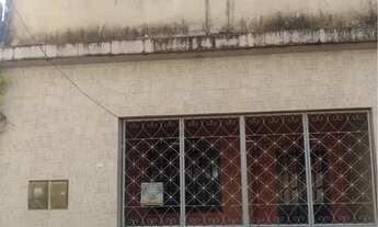 Imagem: Duas casas à Venda