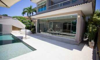 Imagem: Casa de Alto Padrão com 4 dormitórios