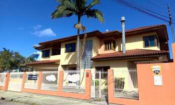 Imagem: Casa para venda tem 420 metros quadrados