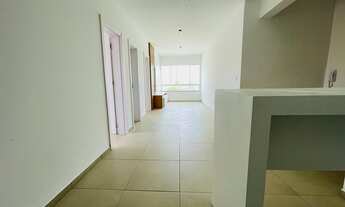 Imagem 5: Apartamento com 2 dormitórios novo nunca habitado a 2 quadras do mar junto ao centro em Tr