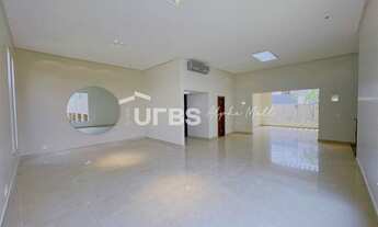 Imagem 4: Casa de condomínio para venda possui 430 metros quadrados com 4 quartos