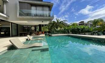 Imagem 2: Casa para venda possui 700 metros quadrados com 9 quartos em Riviera - Bertioga - SP