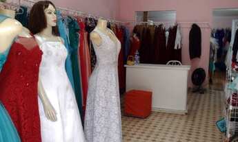 Imagem 6: Prédio composto por: 03 Lojas com Banheiros e um Apartamento composto por, 02 Quartos, 02