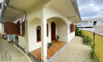 Imagem 4: CASA a VENDA - bem localizada em BRUSQUE/SC