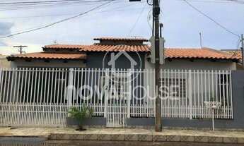 Imagem: CASA EM CONDOMÍNIO C/ PISCINA - PRÓXIMO