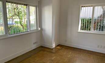 Imagem 5: CASA NO JARDIM PAULISTA COM JARDIM FRONTAL E NOS FUNDOS