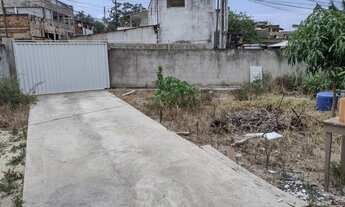 Imagem 5: Prédio composto por: 03 Lojas com Banheiros e um Apartamento composto por, 02 Quartos, 02