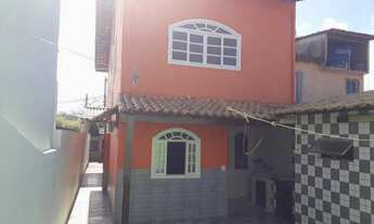 Imagem 4: Casa para venda possui 180m2 com 2 quartos com suítes, piscina, sauna e 2 vagas de garag